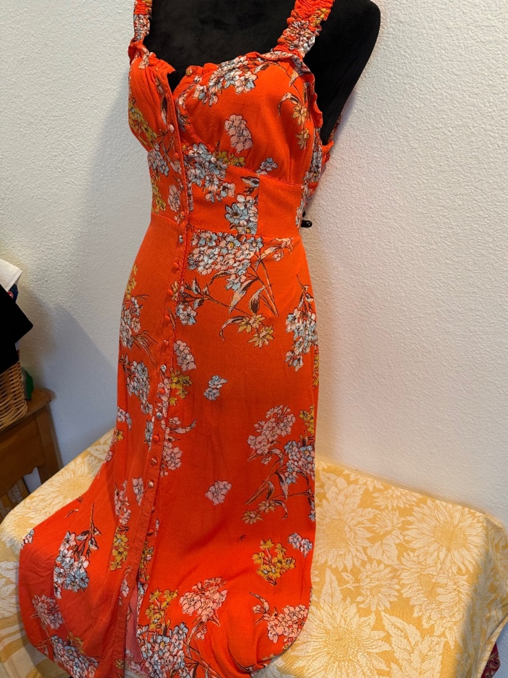 FREE PEOPLE SCORPIO RISING MIDI FLORAL DRESS - Picture 4 of 6